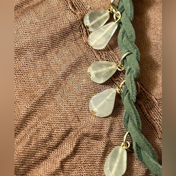 Green Faux Suede choker w/ gold birdhouse - Picture 5 of 8